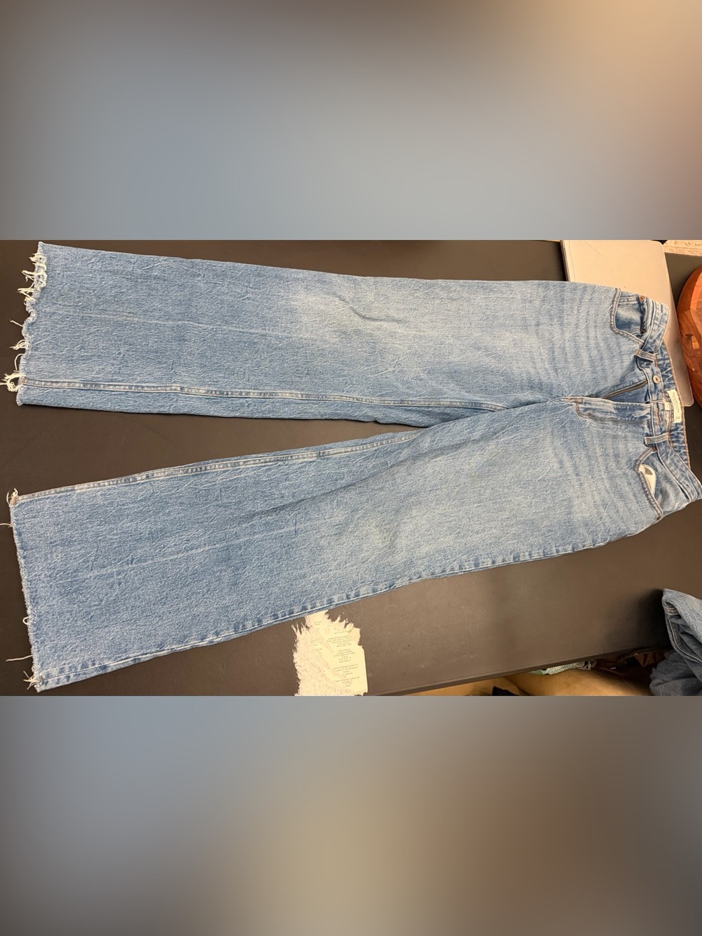 Abercrombie & Fitch Curve Love Jeans 
90s relaxed Jean high rise